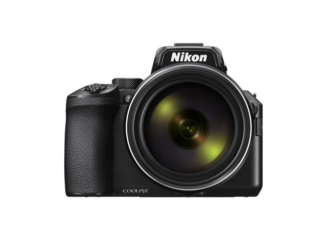 Capturing the Cosmos: A Comprehensive Review of the Nikon COOLPIX P950 Bridge Camera