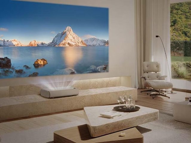 2025 Home Theater Projector Recommendation: Epson LS12000 vs. Samsung The Premiere