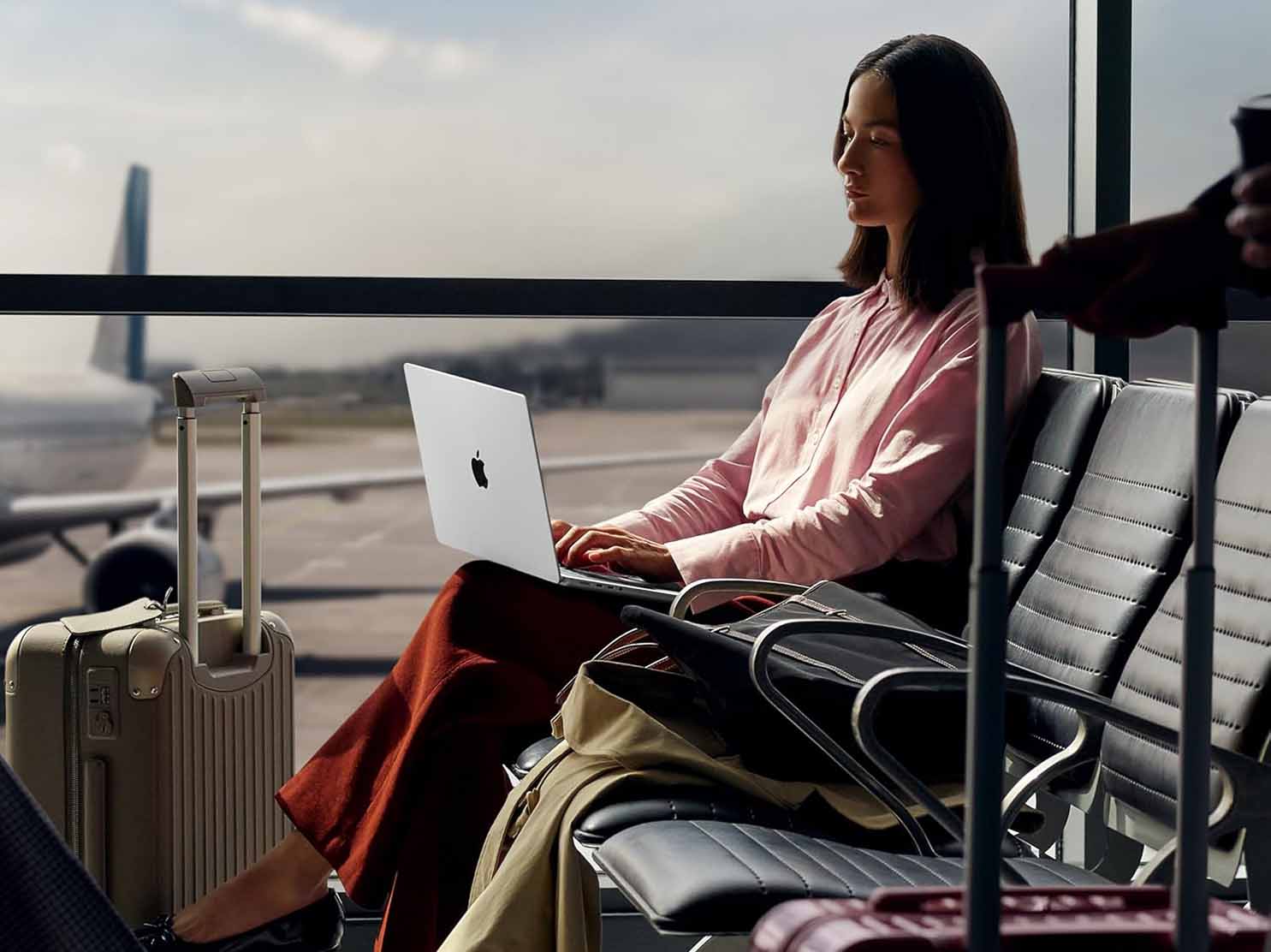 2025 Mac Book Air vs. Mac Book Pro: Which One is Right for You?